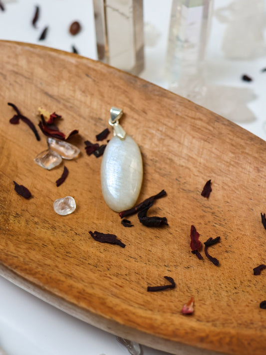 Mondstein Cabochon Anhänger